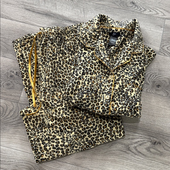 Aria Womens Leopard Print Pajama Set Large Tan Black Fleece Button-Up - Picture 1 of 9